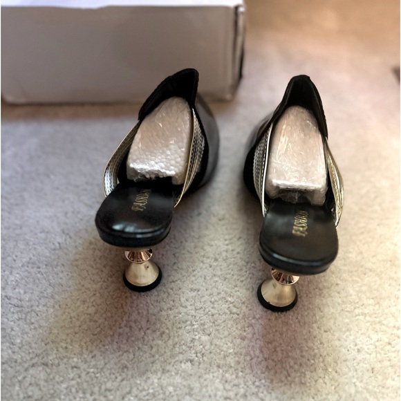 Fashion New Black/Gold Mule - Picture 5 of 5